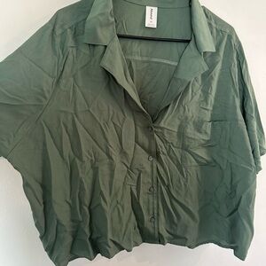 NWT!! Nordstrom!! Abound Women's Green Button-Up Top
